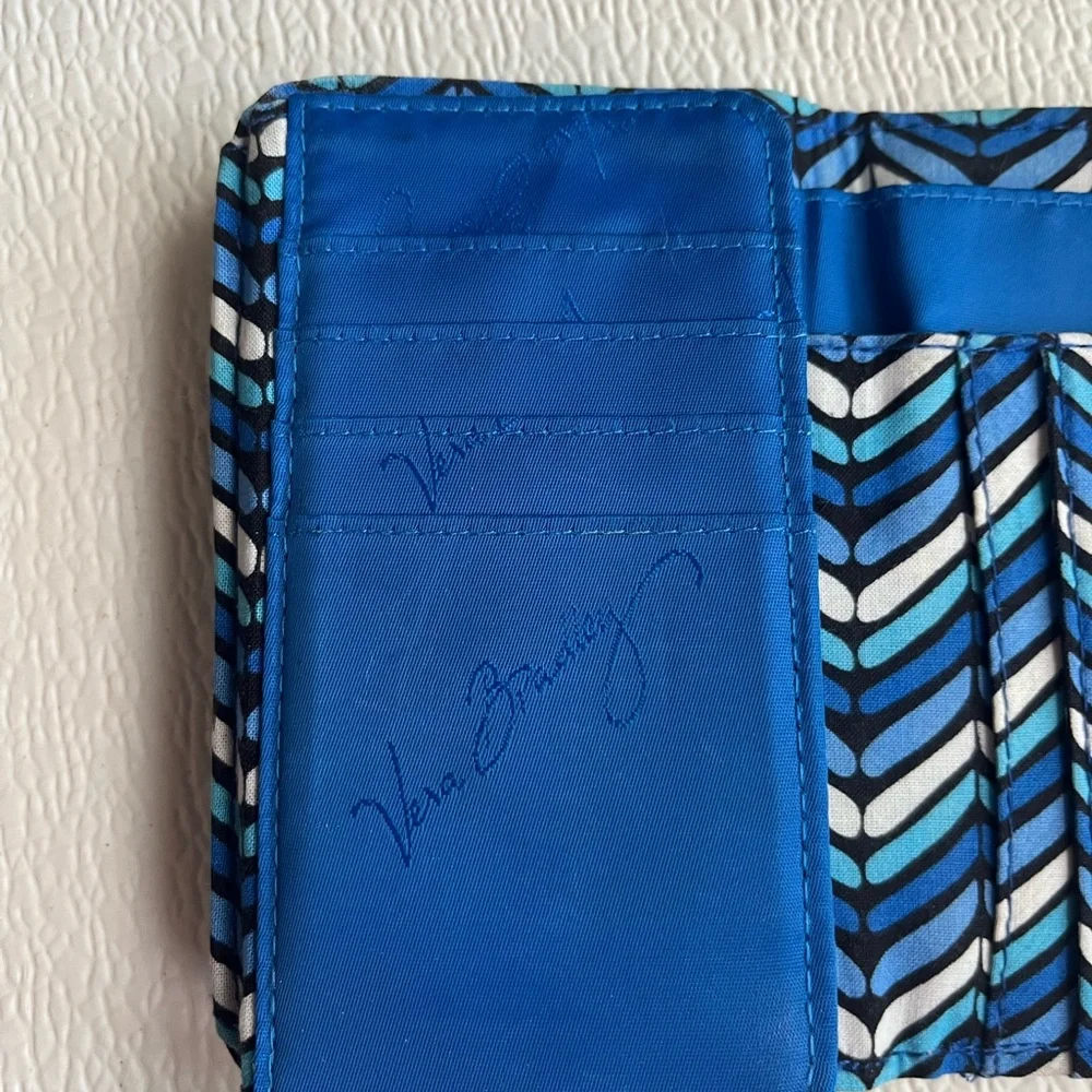 Vera Bradley Blue and‎ White Women’s Wallet